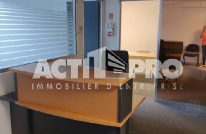 Bureaux à louer — photo 3