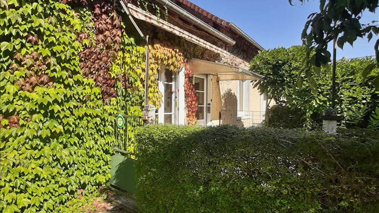 maison 5 pièces 140 m2 à vendre à Le Chalard (87500)