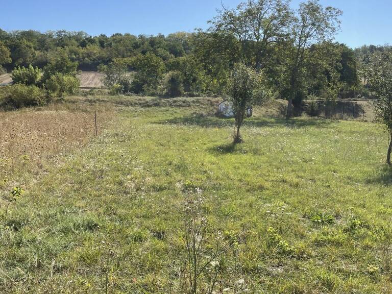 Terrain à construire  1635 m²  — photo 1