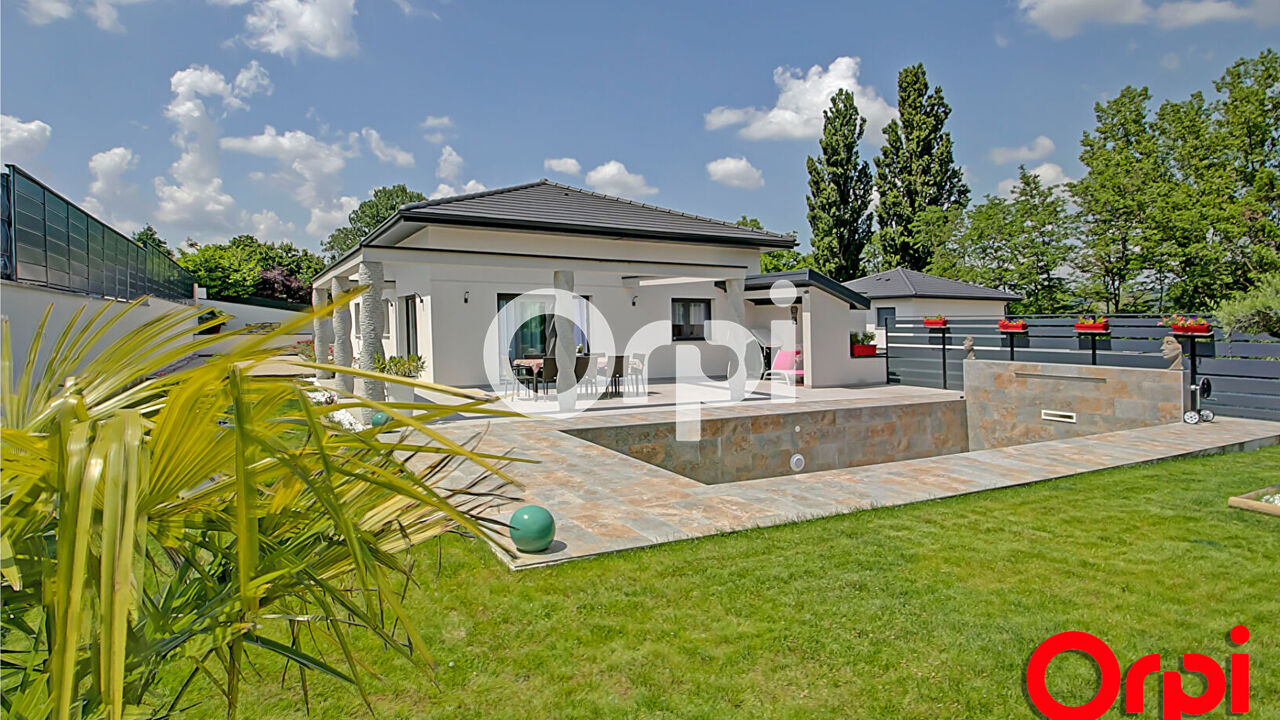maison 6 pièces 139 m2 à vendre à Bourgoin-Jallieu (38300)