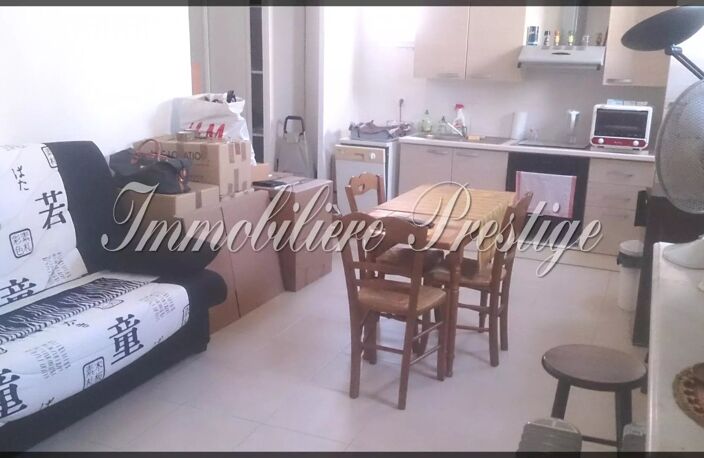 Proche Villa arson, 2 Pièces avec balcon — photo 5