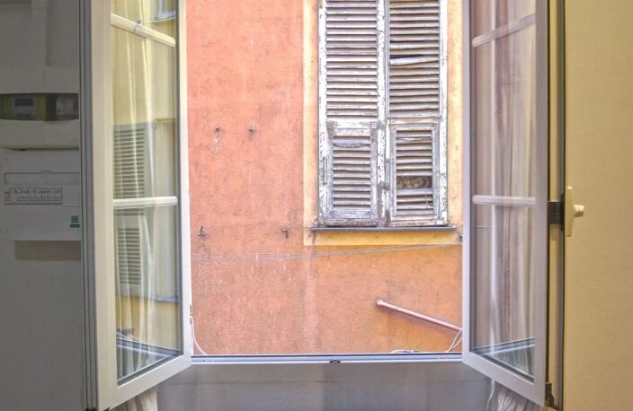 Vieux Nice vente studio mezzanine rénové — photo 3