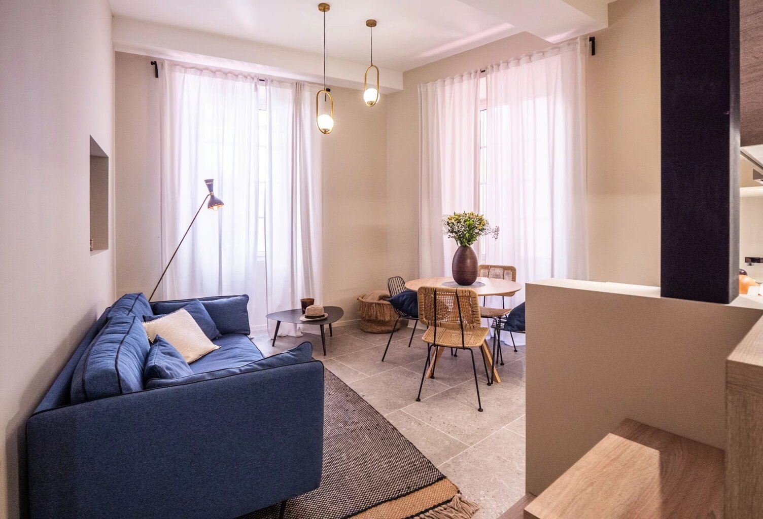 Vieux Nice vente 2 pièces design neuf — photo 1