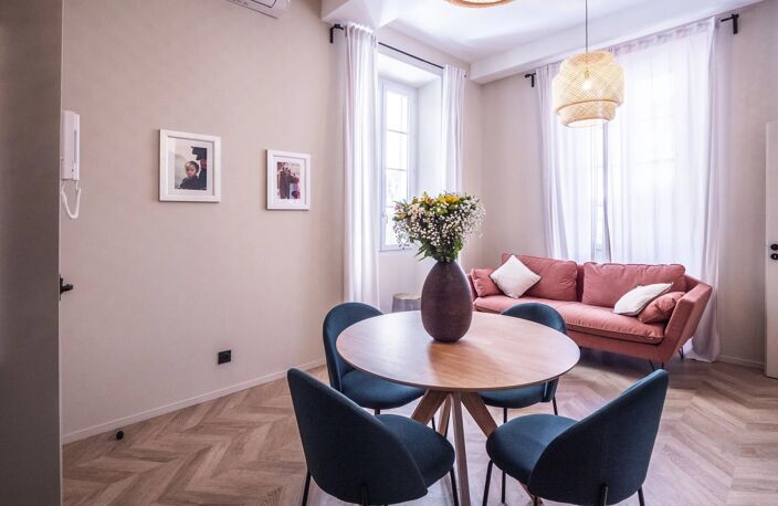 Vieux Nice vente 2 pièces design neuf — photo 2