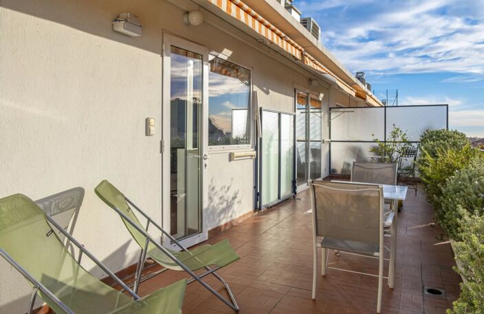 Port de Nice, dernier étage, vente appartement 3 pièces  terrasse — photo 3