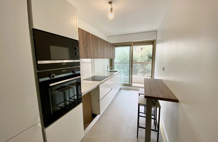 Carré d'Or vente appartement 3 pièces terrasse balcon — photo 2