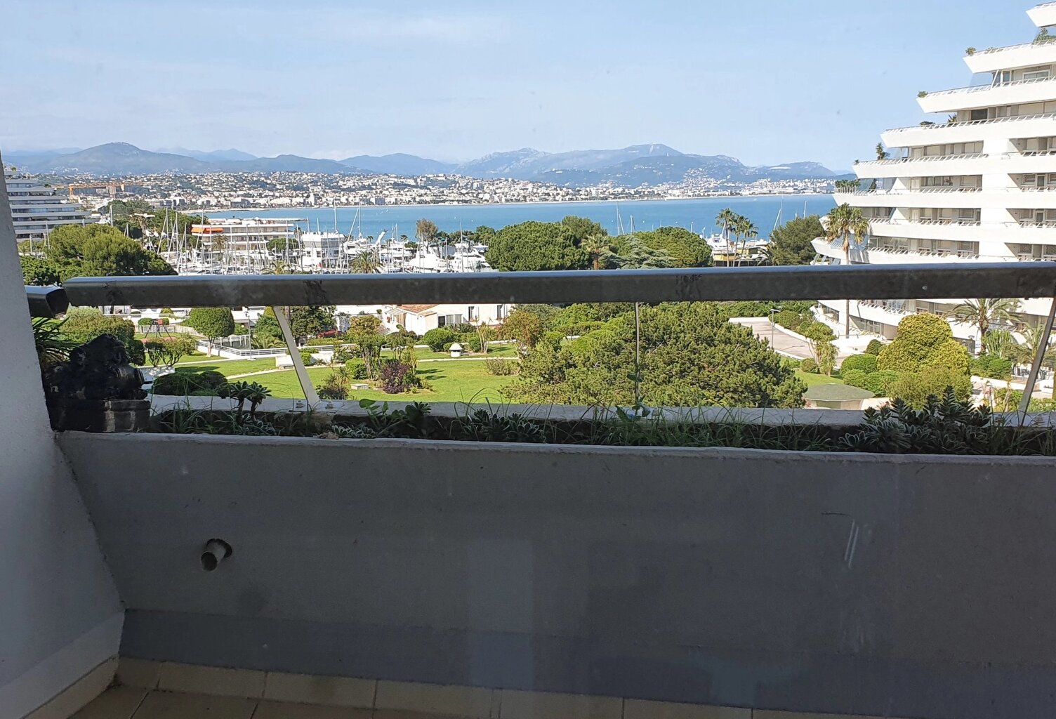 3 PIECES TERRASSE EN ANGLE BARONNET — photo 1