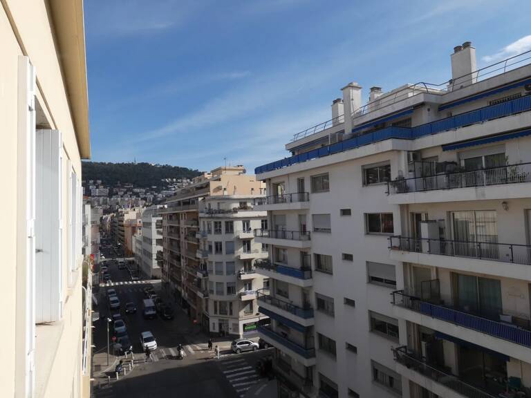 3P dernier étage quartier République — photo 1