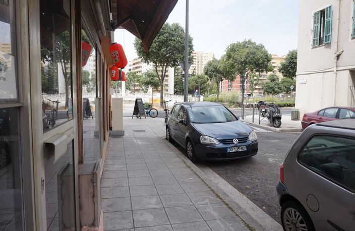 Murs libres tous commerces saint Roch — photo 2
