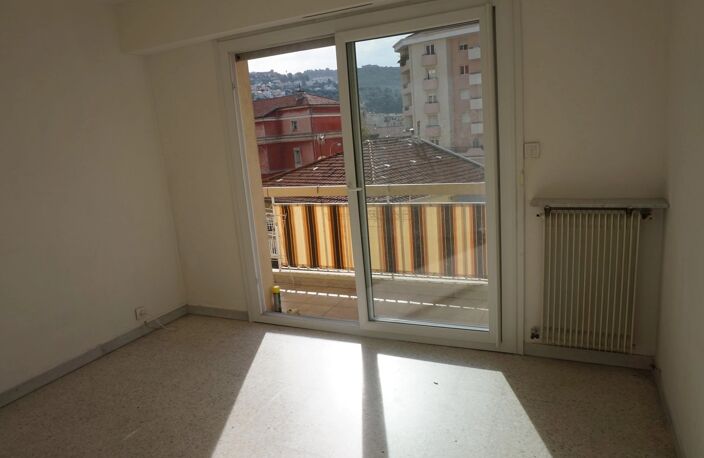 2P ensoleillé au calme avec grand balcon — photo 3