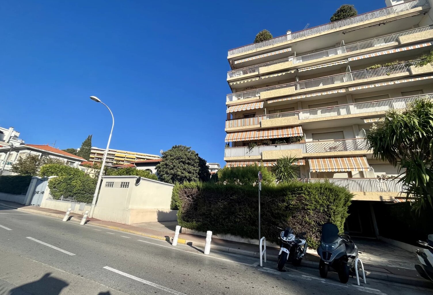 NICE - CHAMBRUN - STUDIO BALCON - A RENOVER — photo 1