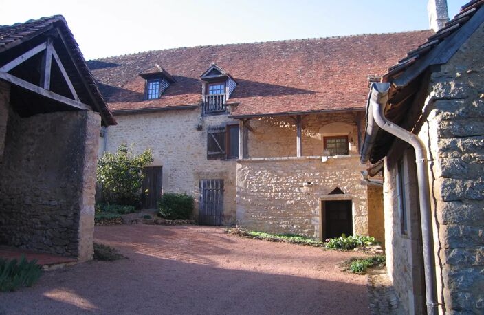 Presbytère du XIIème en parfait état à vendre en Bourgogne — photo 2