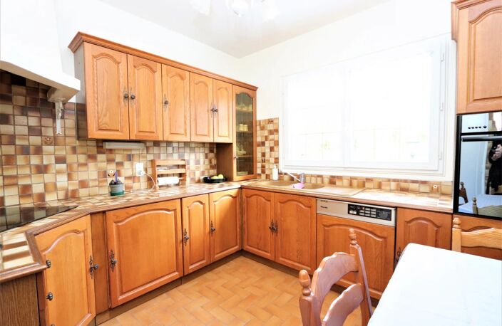 Vente maison 7 pièces 176 m² Mandres-les-Roses (94520) — photo 3