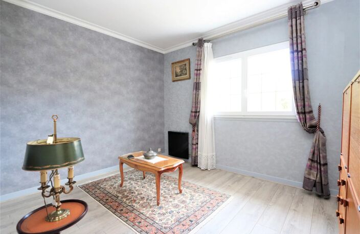 Vente maison 7 pièces 176 m² Mandres-les-Roses (94520) — photo 4