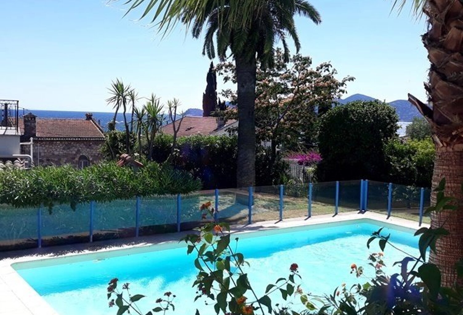 Cannes Proche des plages appartement de type 3 pièces à vendre dans une résidence avec piscine — photo 1