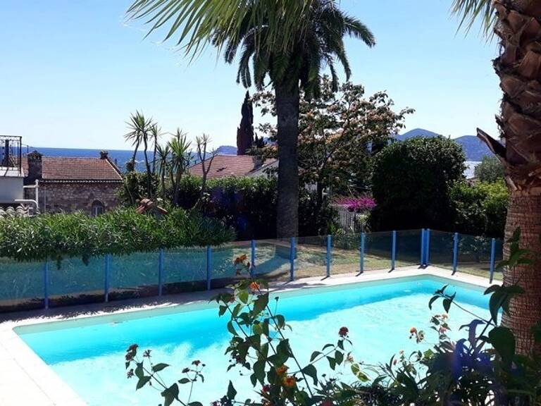 Cannes Proche des plages appartement de type 3 pièces à vendre dans une résidence avec piscine — photo 1
