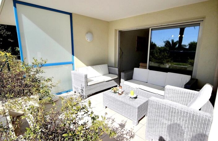 Cannes Proche des plages appartement de type 3 pièces à vendre dans une résidence avec piscine — photo 2