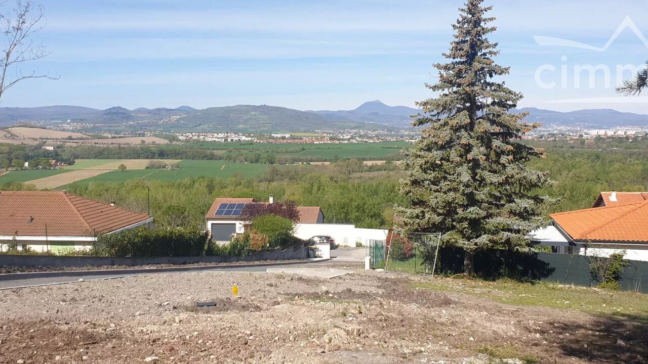 terrain  pièces 950 m2 à vendre à La Roche-Noire (63800)