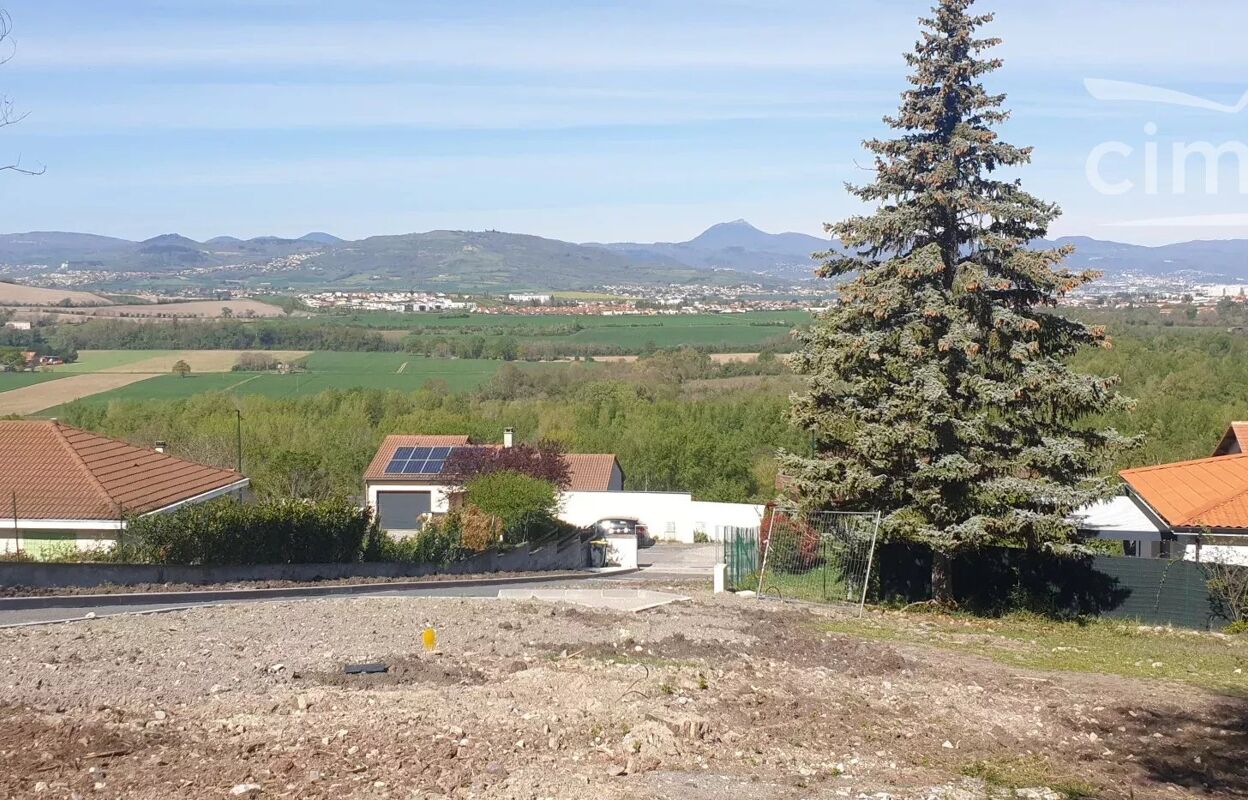 terrain  pièces 950 m2 à vendre à La Roche-Noire (63800)