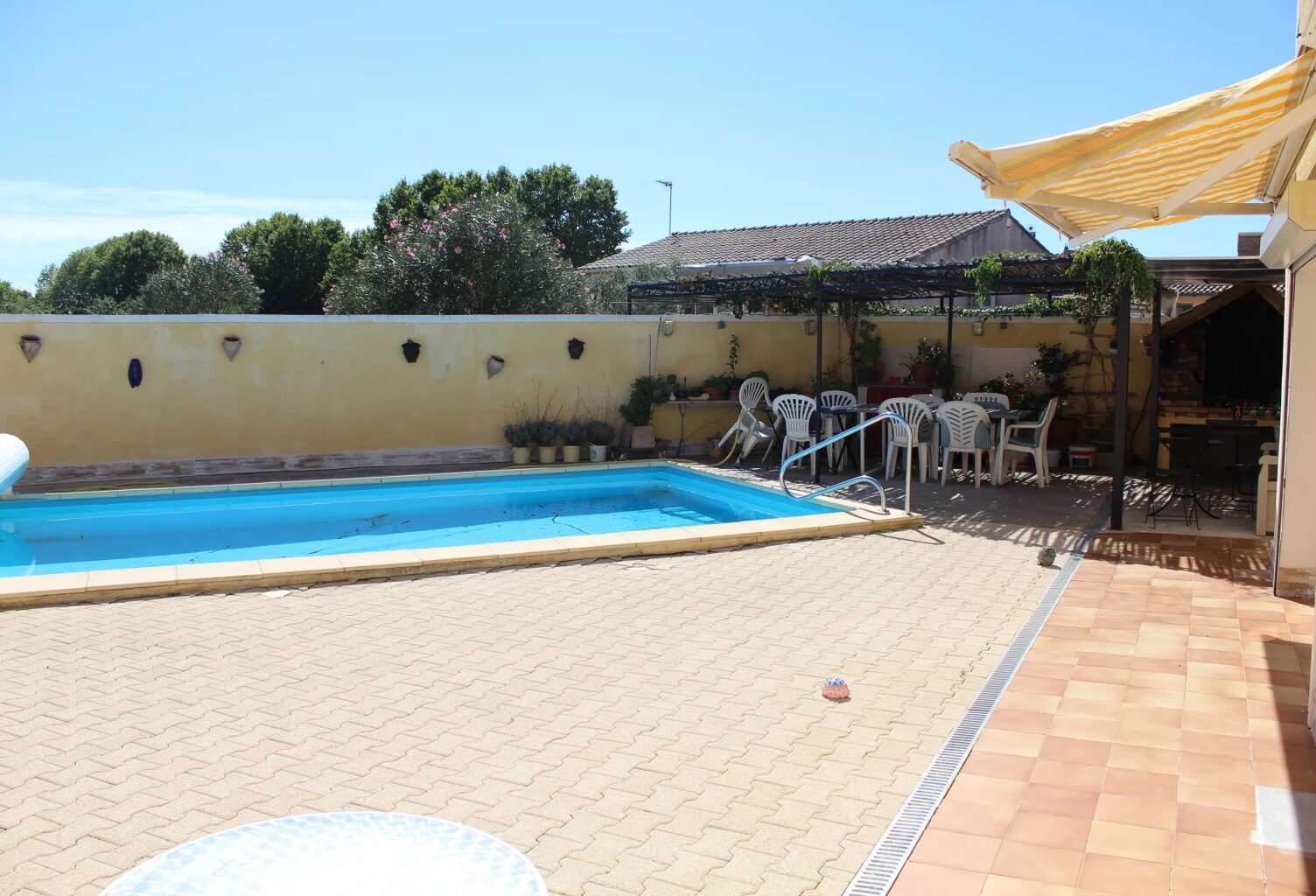UCHAUD - Maison 125 M² avec piscine - 299 000 € FAI — photo 1