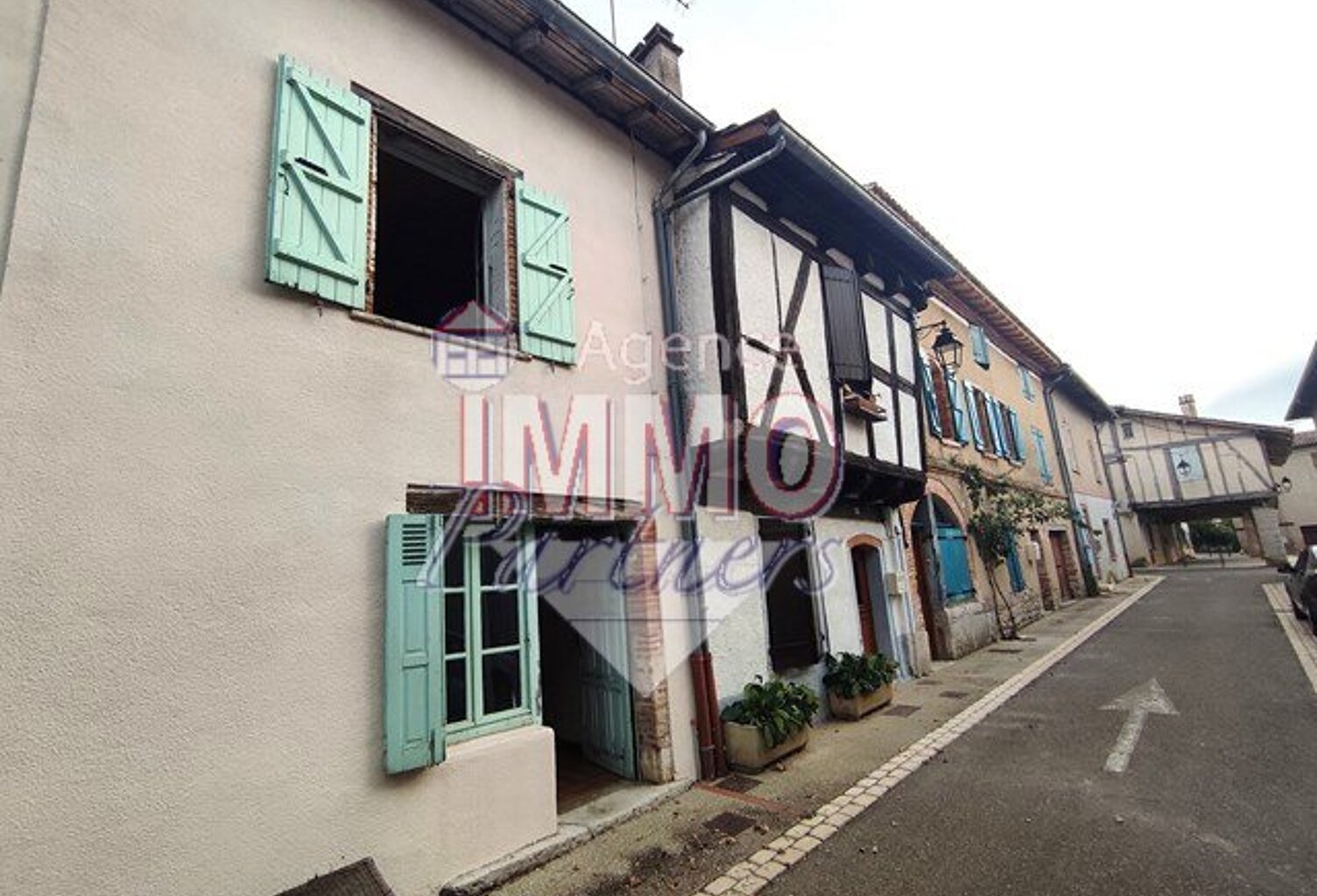 REALVILLE — photo 1