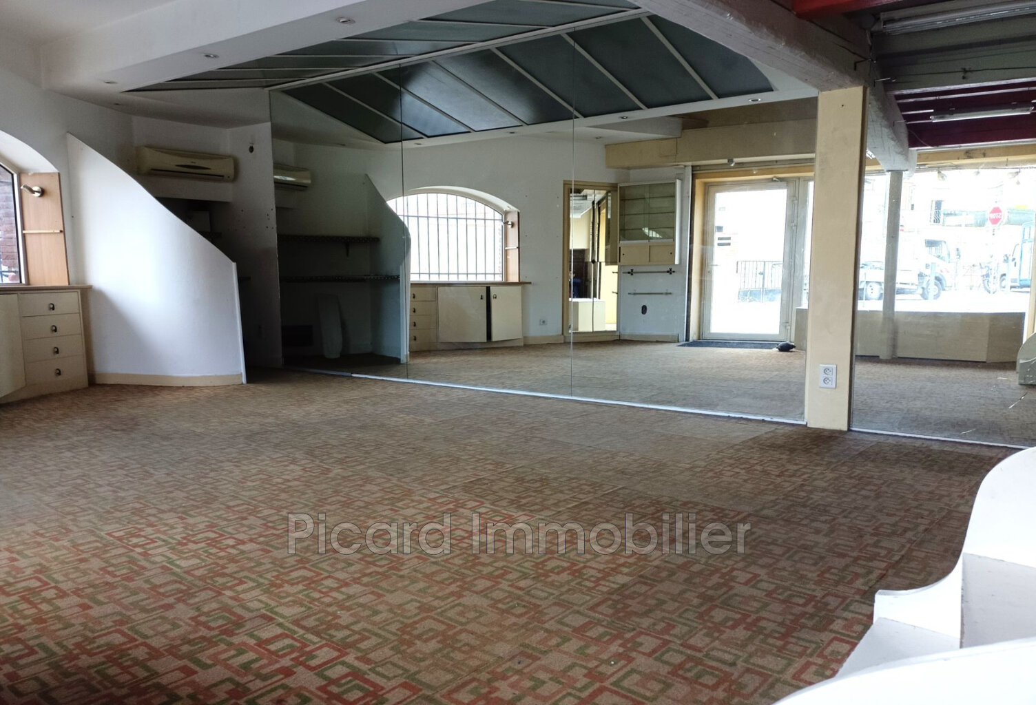 professionnel local commercial — photo 1