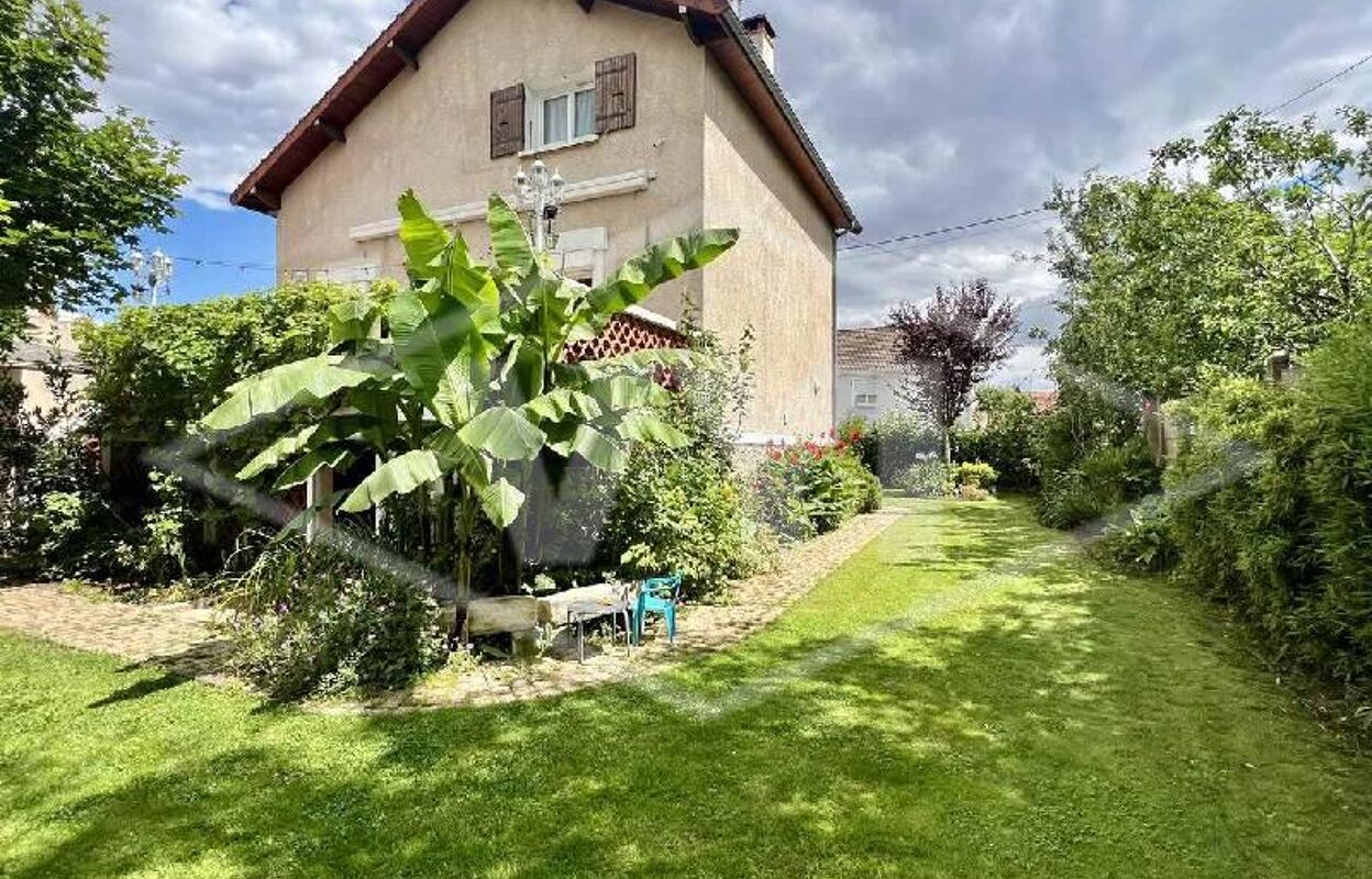 maison 5 pièces 92 m2 à vendre à Combs-la-Ville (77380)