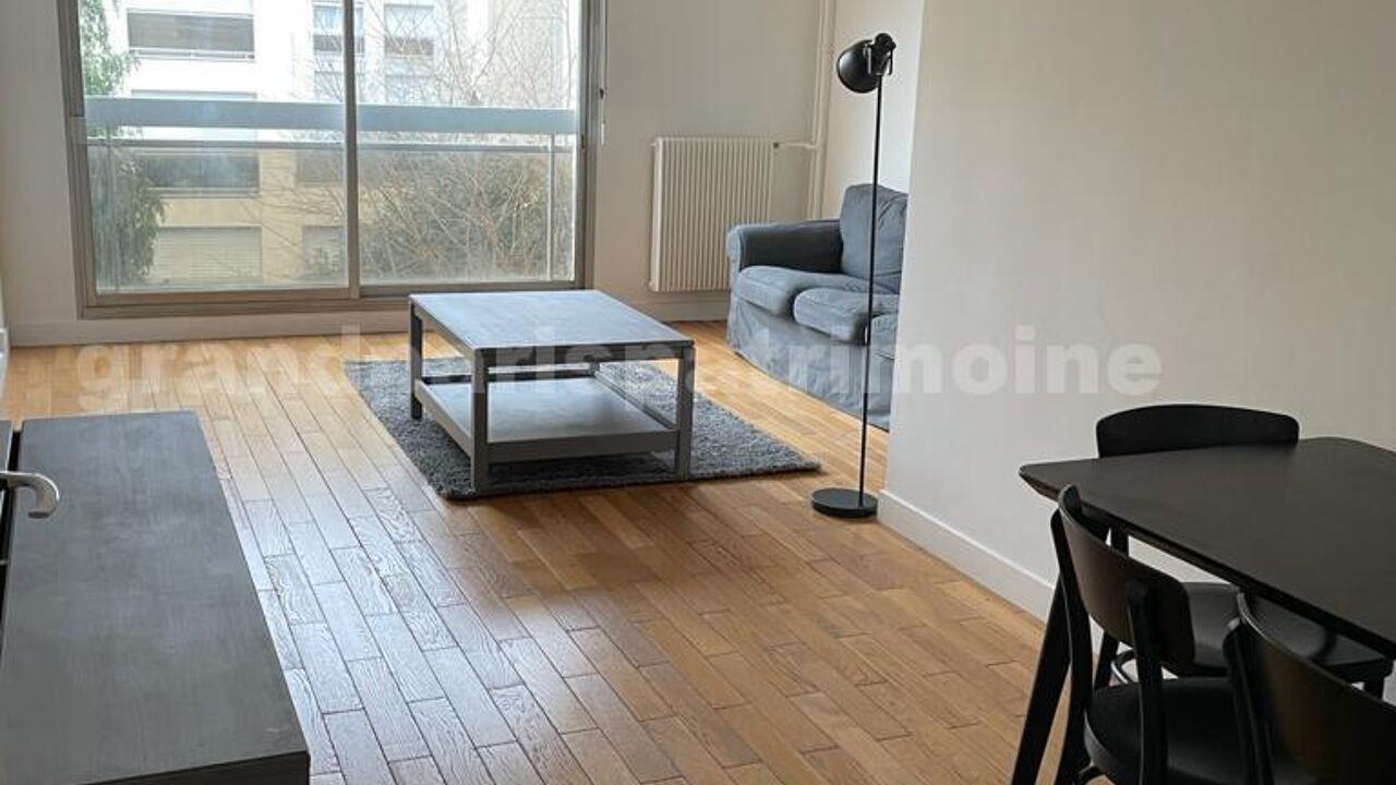 appartement 2 pièces 51 m2 à louer à Paris 11 (75011)