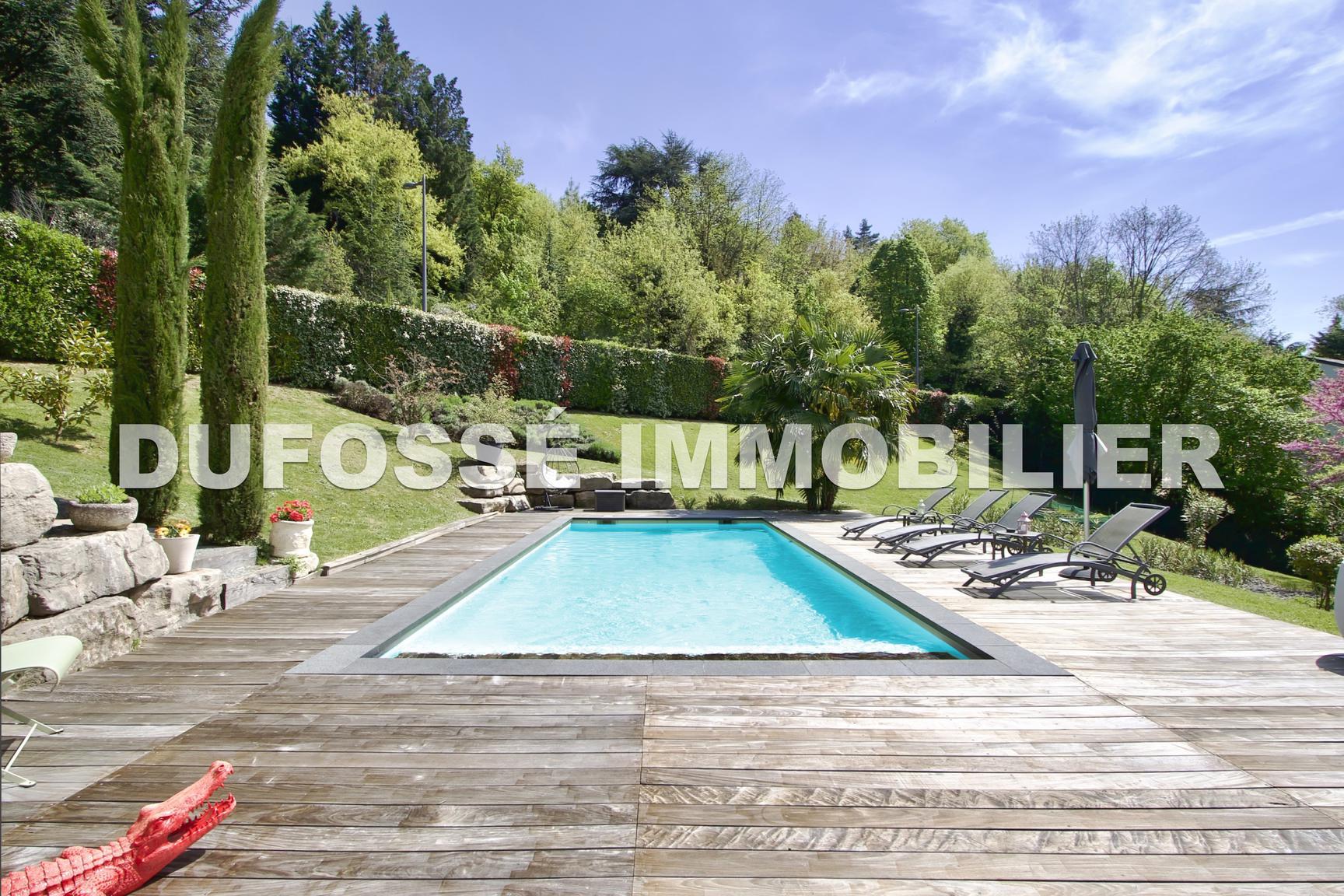 Vente Villa 225 m² à Saint-Cyr-Au-Mont-d'Or 1 560 000 €