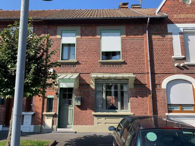 Maison 1930 mitoyenne en excellent état bâtie sur un terrain — photo du bien