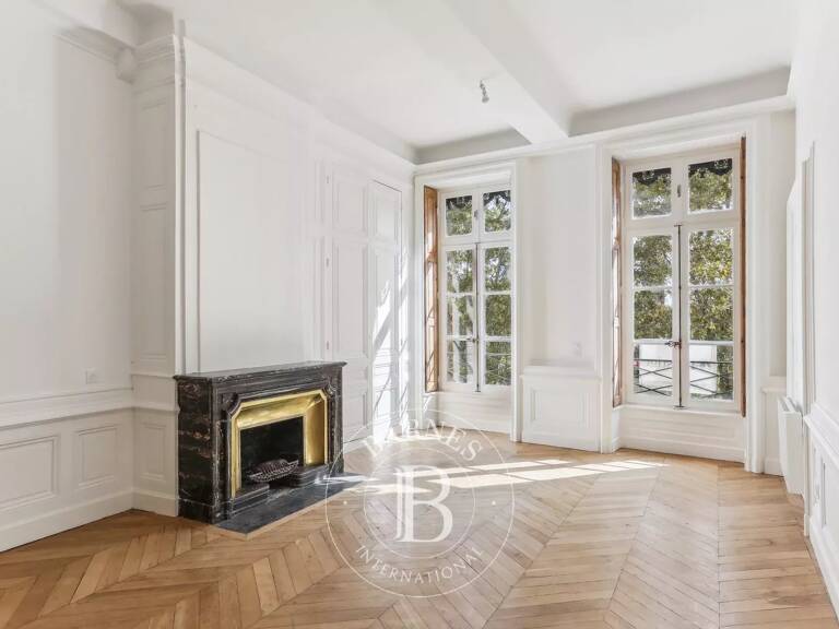 Lyon 2 - Cordeliers- Appartement de 104,04 m² - Vue dégagée sur le Rhône -Etage élevé - 3 chambres — photo 1