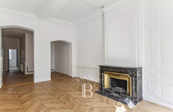 Lyon 2 - Cordeliers- Appartement de 104,04 m² - Vue dégagée sur le Rhône -Etage élevé - 3 chambres — photo 4