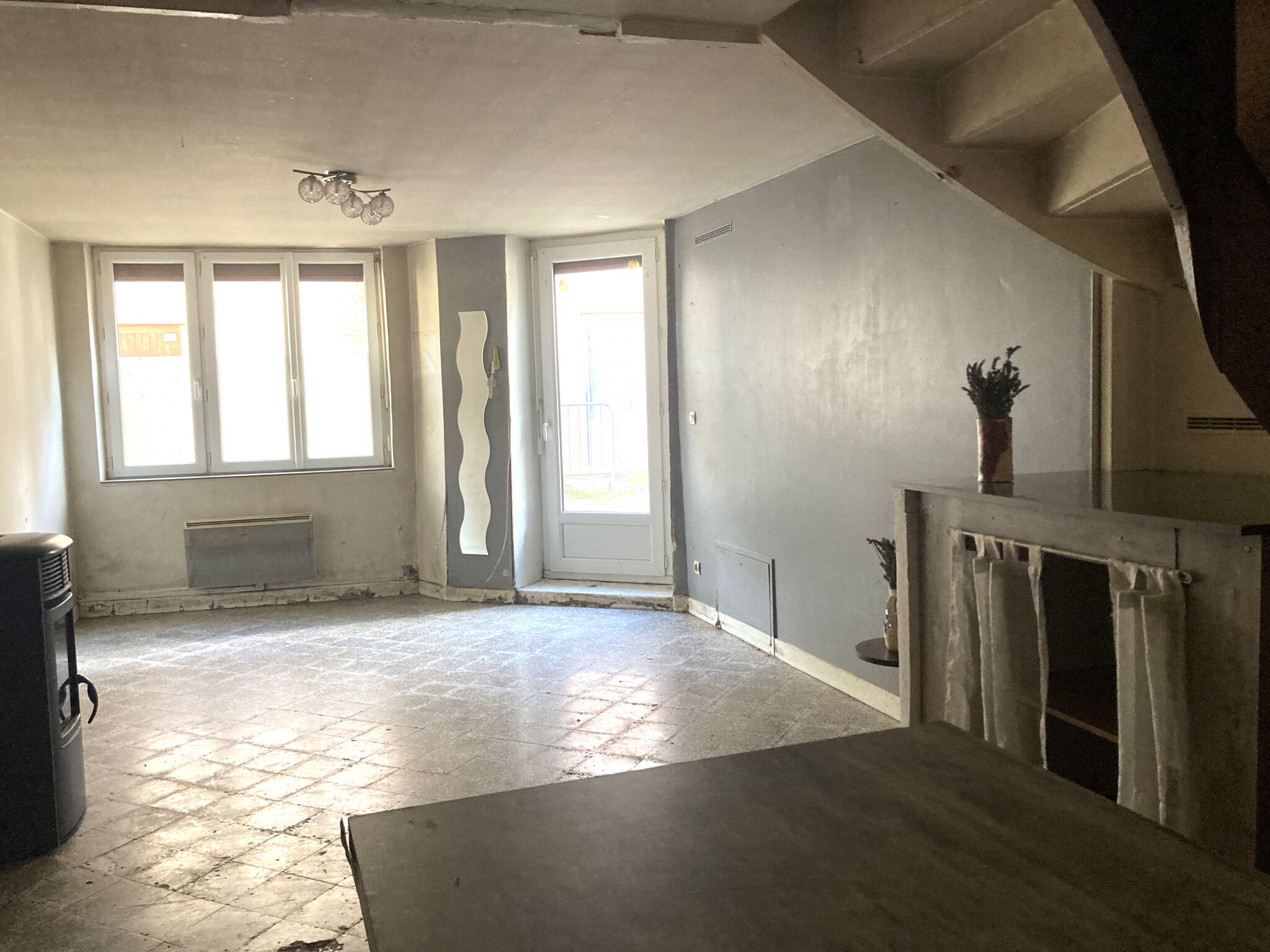 Vente Maison de village 57 m² à Vaux-en-Bugey 85 000 €