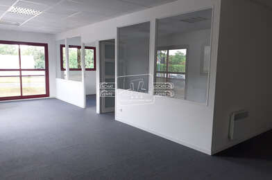 Bureau 3 pièces 765 €