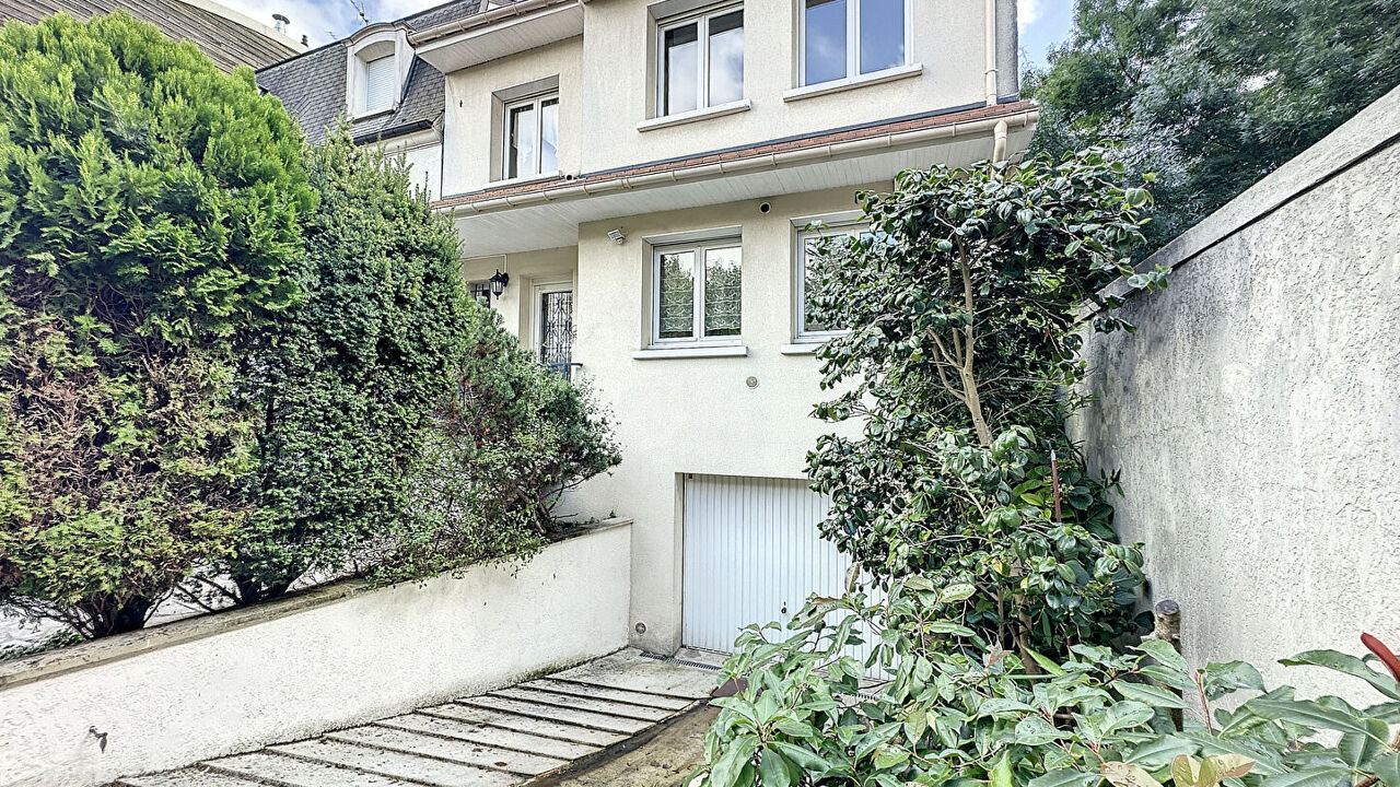 maison 6 pièces 216 m2 à vendre à Saint-Maur-des-Fossés (94100)