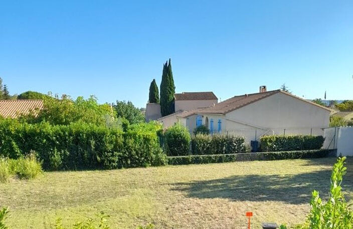 À VENDRE - TERRAIN À BATIR - CLARENSAC — photo 2