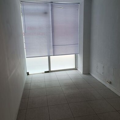 Commerce 2 pièces 490 €