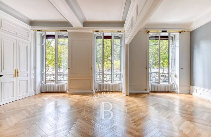 Lyon 2 - Quai Saint Antoine - Appartement de 139.68 m² - 2 Chambres — photo 2
