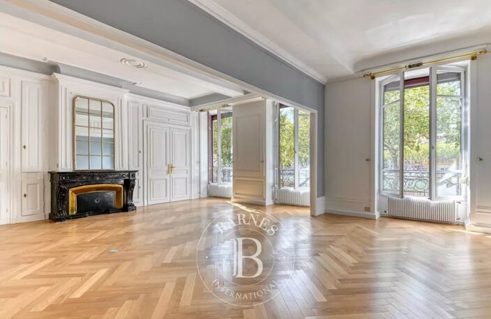 Lyon 2 - Quai Saint Antoine - Appartement de 139.68 m² - 2 Chambres — photo 3