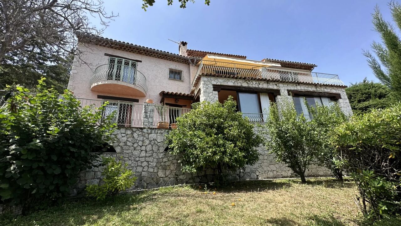 maison 7 pièces 692 m2 à vendre à Tourrettes-sur-Loup (06140)