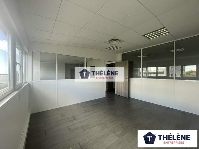 BUREAUX à LOUER — photo du bien