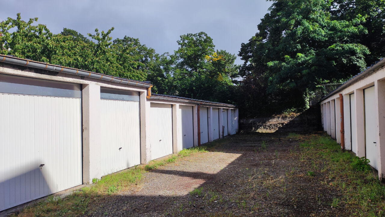 garage  pièces  m2 à louer à Clermont-Ferrand (63000)