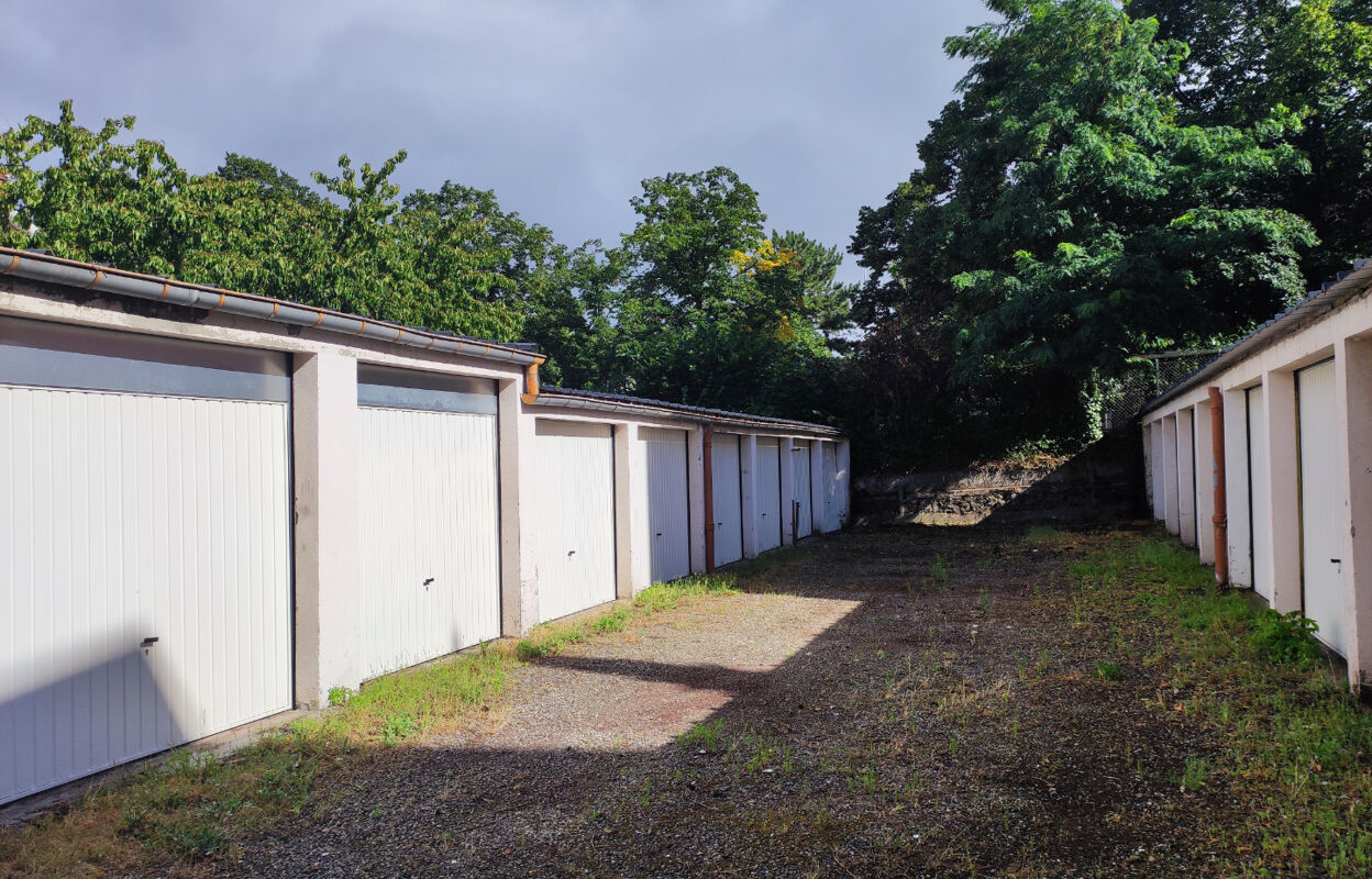 garage  pièces  m2 à louer à Clermont-Ferrand (63000)