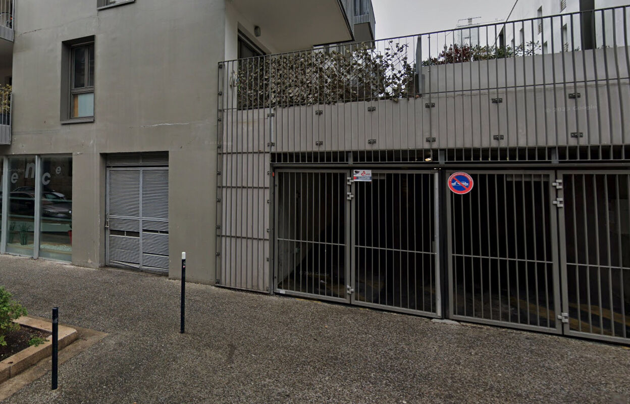 garage  pièces 12 m2 à louer à Bordeaux (33300)