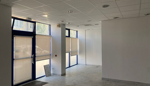 Local commercial 8 pièces  à louer Pau 64000