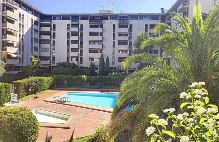 PERPIGNAN T3 TERRASSE DE 100M2 EN DUPLEX PARKING — photo 2