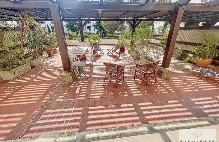 PERPIGNAN T3 TERRASSE DE 100M2 EN DUPLEX PARKING — photo 3