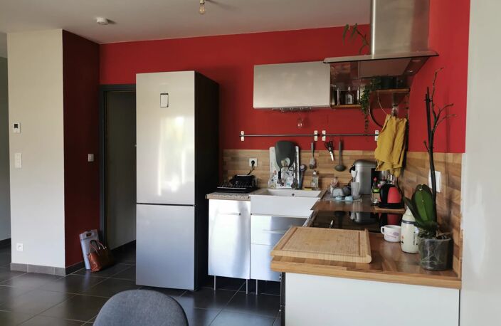 Maison, plain-pied, 3 pièces, garage et jardin — photo 2