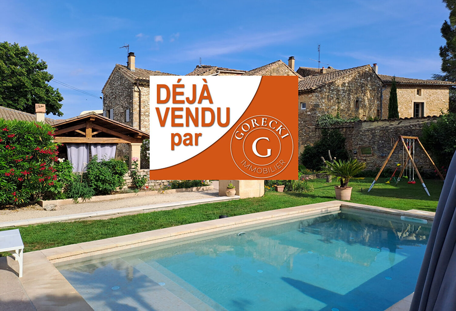 Belle maison en pierre avec piscine — photo 1