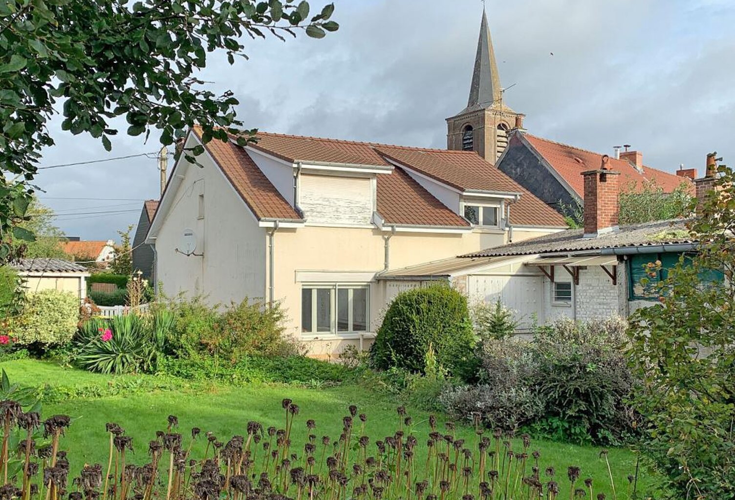 Maison de campagne située au coeur du village bénéficiant de — photo 1